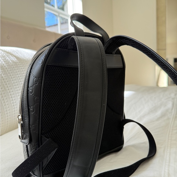 Gucci Signature Backpack GG Monogram Front Zipper Pocket/Embossed Black - Picture 4 of 8